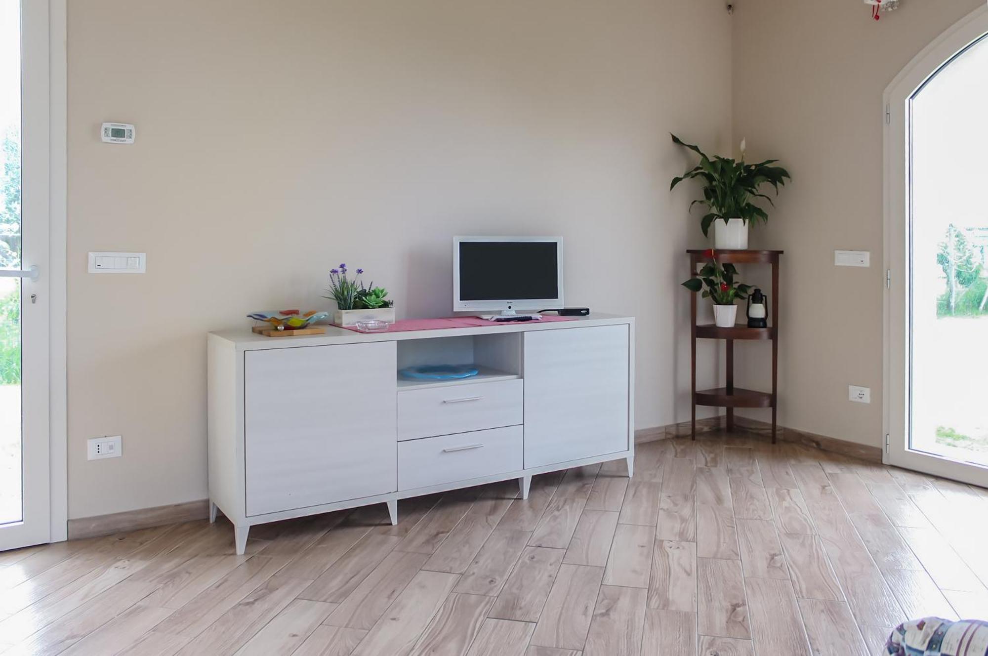 Modern Home With Private Parking Near The Station! لوكا المظهر الخارجي الصورة